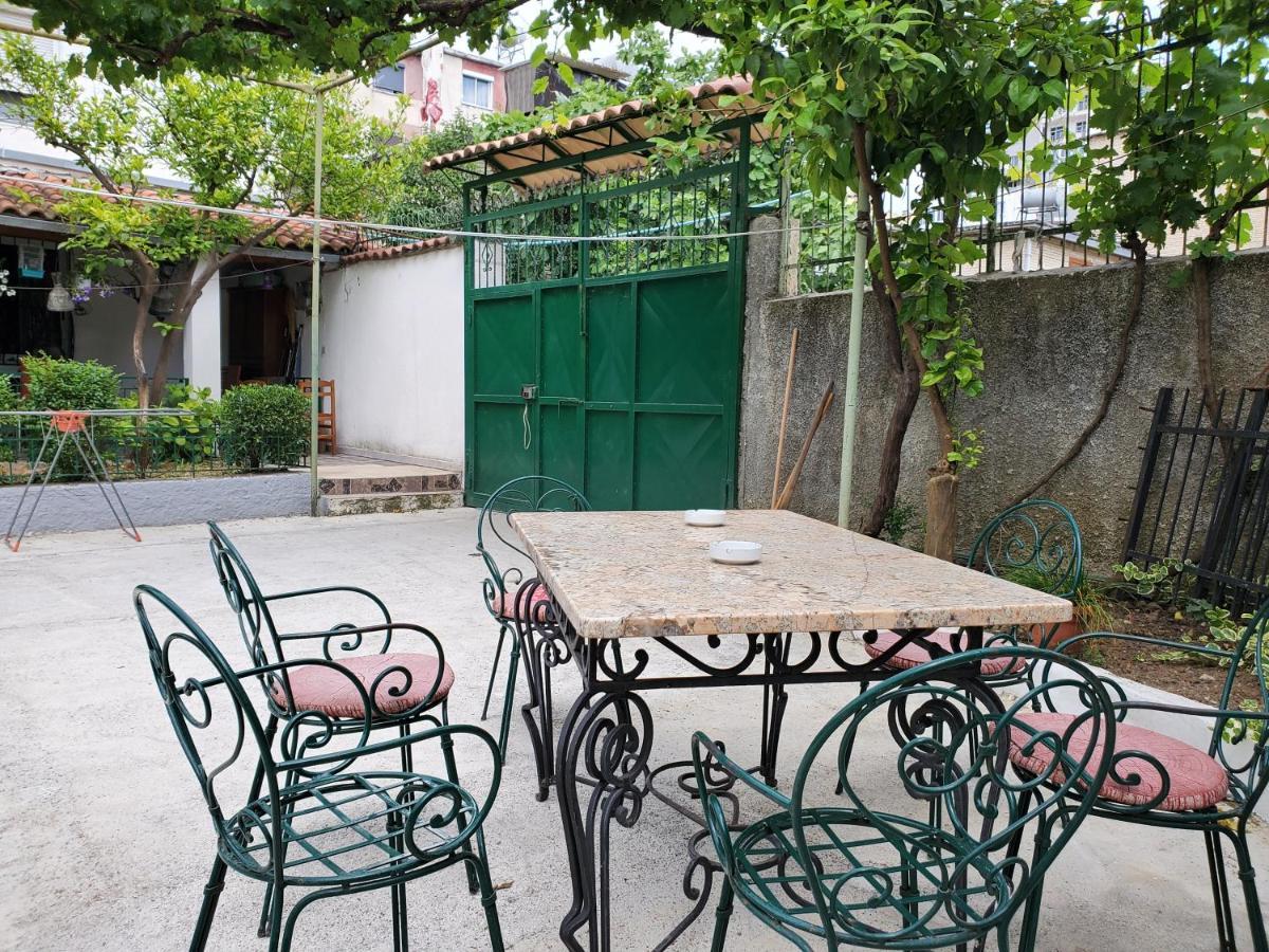 Unique Traditional House, Hosted By J&G 티라나 외부 사진