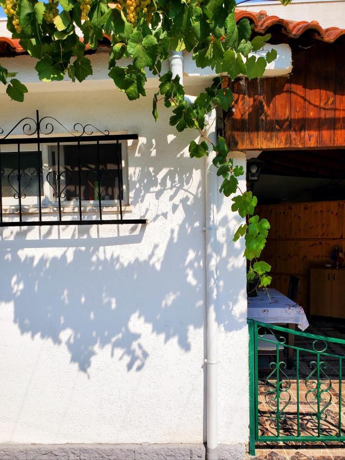 Unique Traditional House, Hosted By J&G 티라나 외부 사진