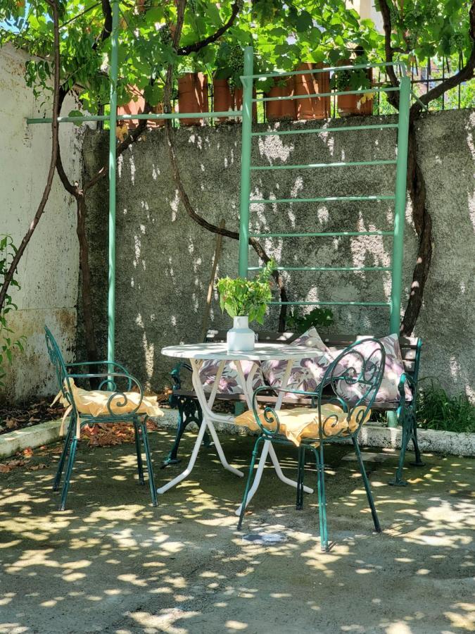 Unique Traditional House, Hosted By J&G 티라나 외부 사진